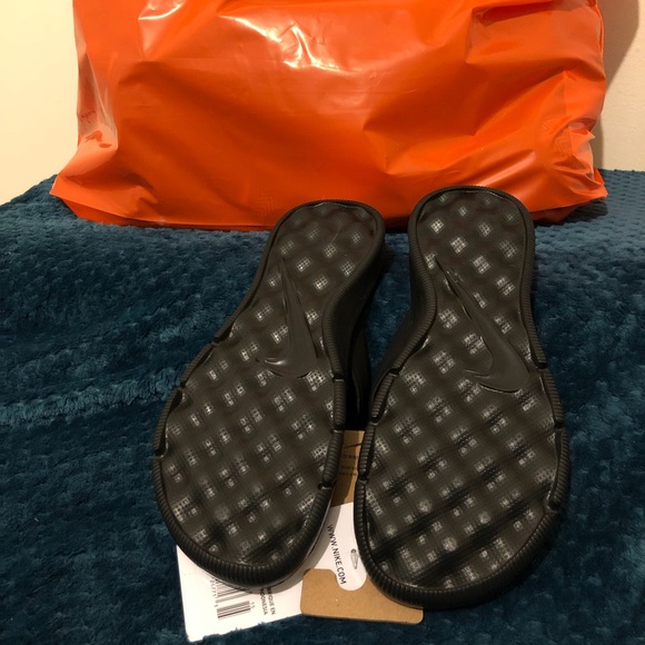 NWT Ultra Comfort Nike Thong Slides - Picture 3 of 4